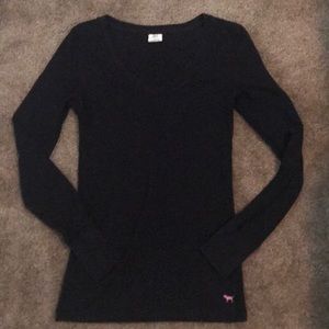Women’s Black V Neck Long Sleeve Size M